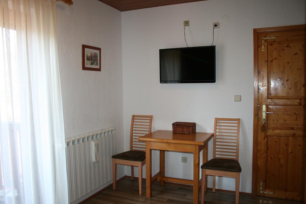 Guesthouse Hodak Selište Drežničko Habitación foto